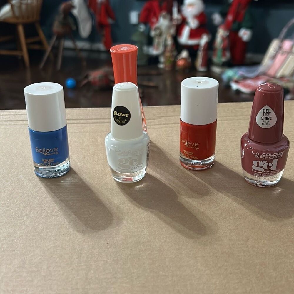 Set of Five Nail Polishes.‎ LA Color, Believe, & Sally Hansen. Fun Colors!